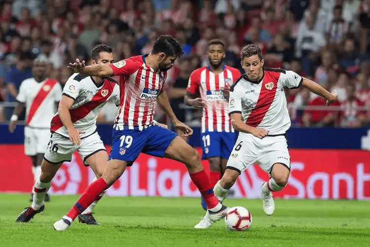 包含清晨国王杯焦点战，巴塞罗那防线松动，媒体盛赞，医务组通报恢复的词条-ayx